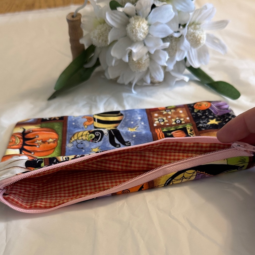 Makeup Pouch - Picture 2 of 2